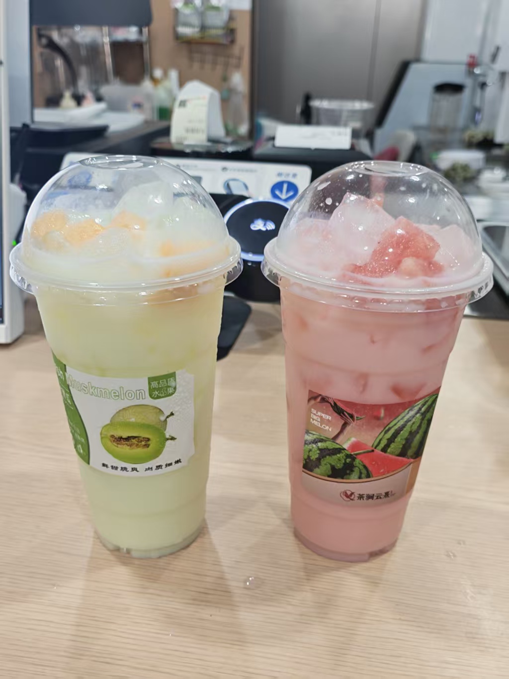 蜜瓜西瓜双杯椰椰冰